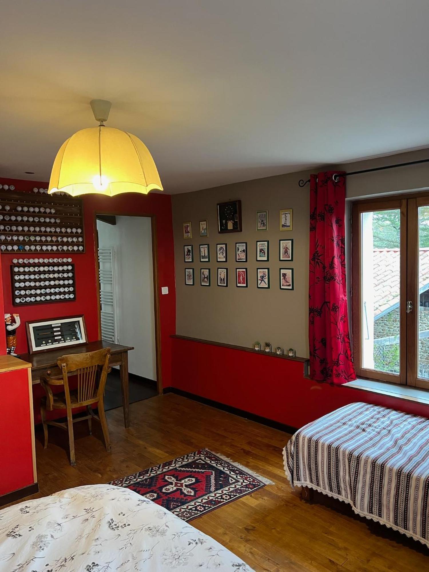 Les Garennes Hotell Saint-Uze Exteriör bild