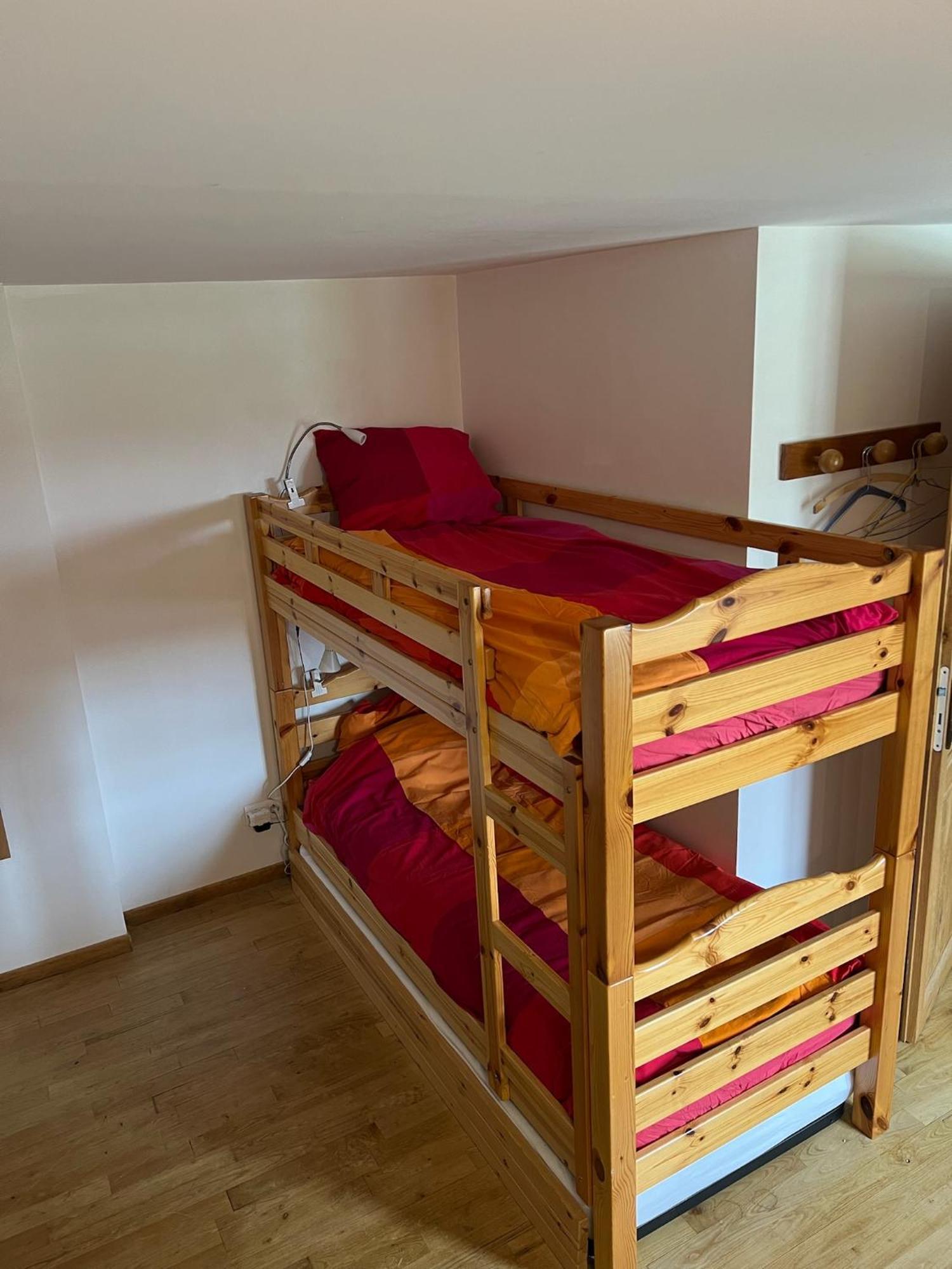 Les Garennes Hotell Saint-Uze Exteriör bild