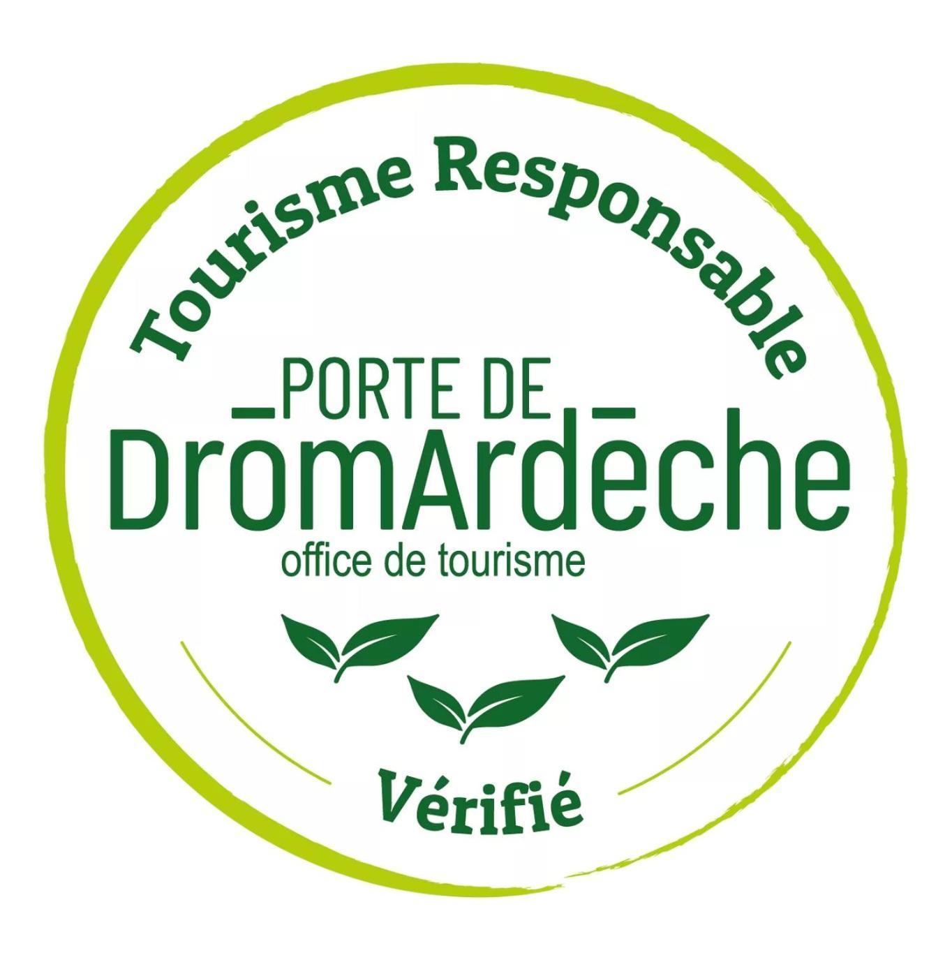 Les Garennes Hotell Saint-Uze Exteriör bild
